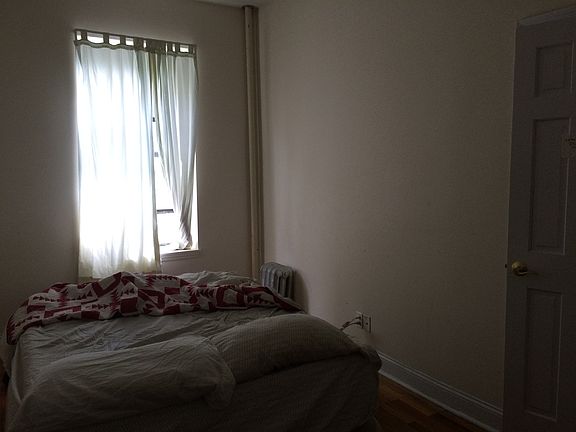 3rd image of 901 Washington Ave APT 1P