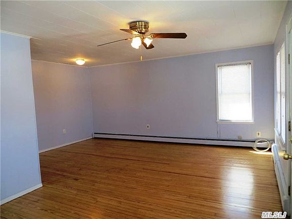 2nd image of 42 Connecticut Ave