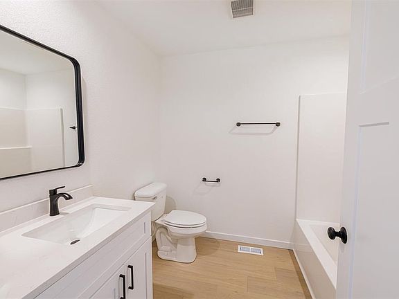 3rd image of 501 Ridge Court