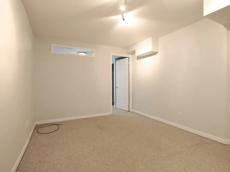 4427 Wildmint Sq — Photo 23