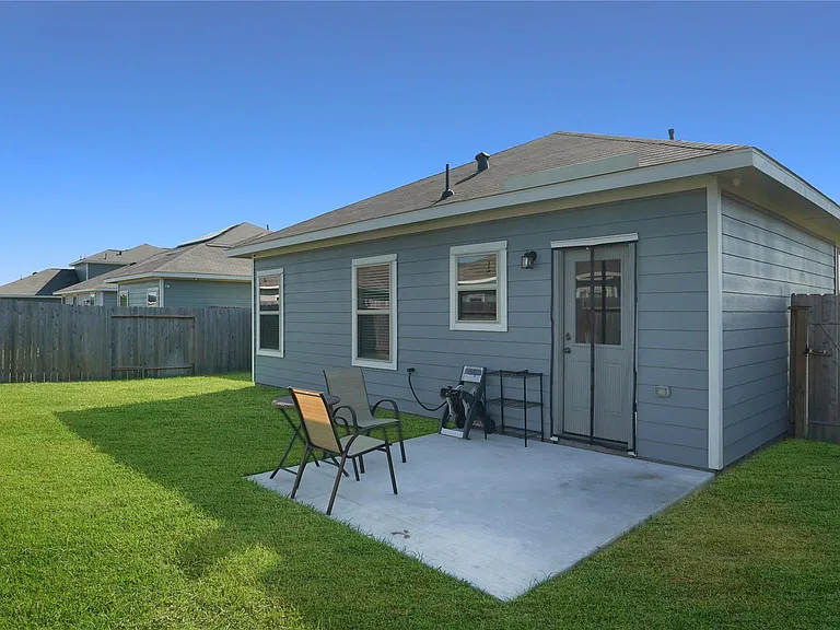 25463 Northpark Lake Dr — Photo 17