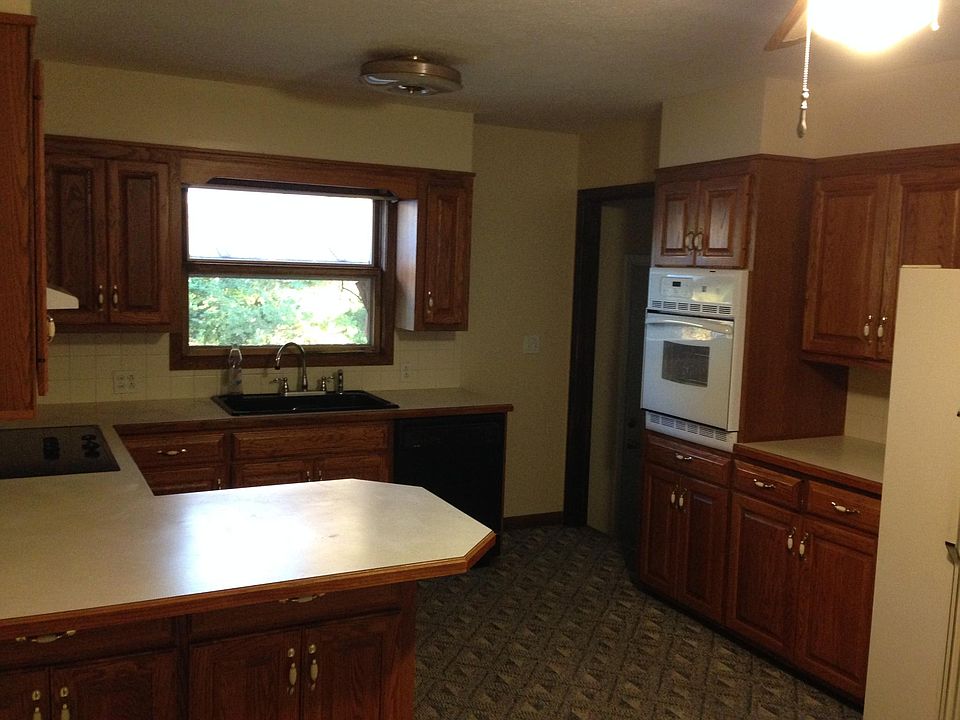 2nd image of 2035 S 4th St
