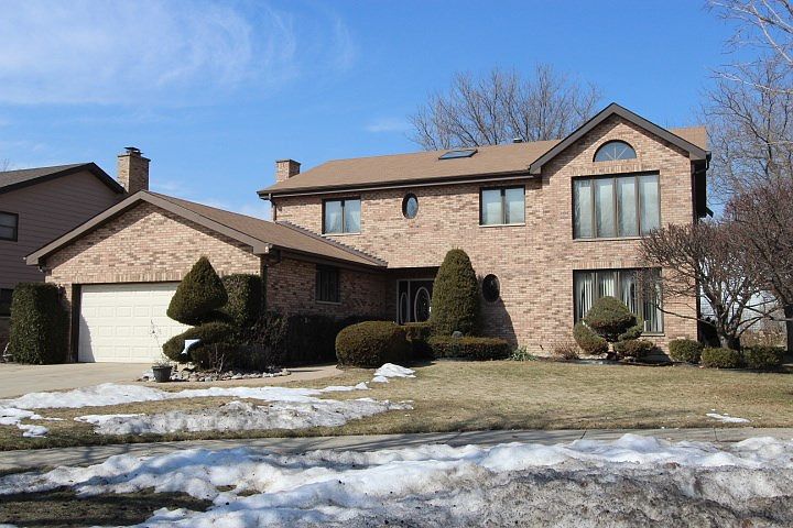 1st image of 918 W Carolyn Dr