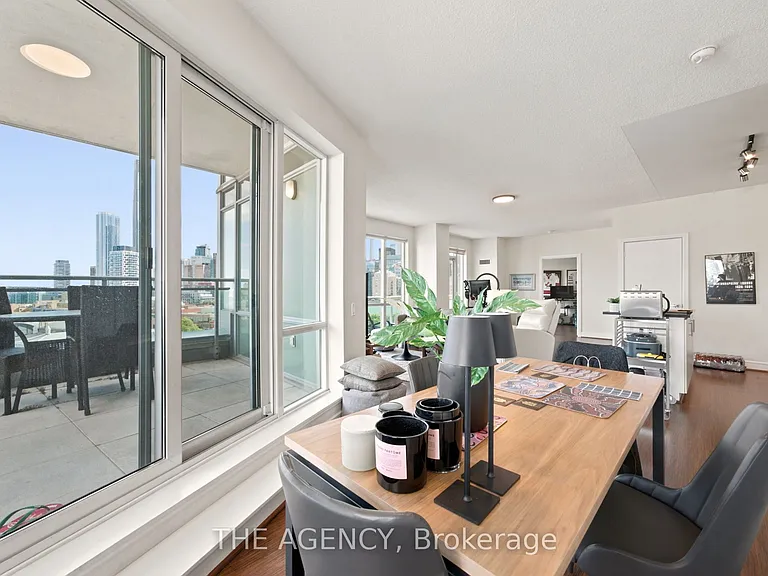 112 George St S #S1006 — Photo 13