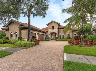 8923 Shenendoah Cir, Naples, FL 34113
