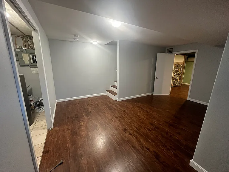 798 Canterbury St — Photo 14