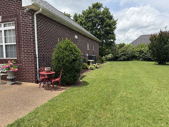 3rd image of 208 Indian Ridge Cir