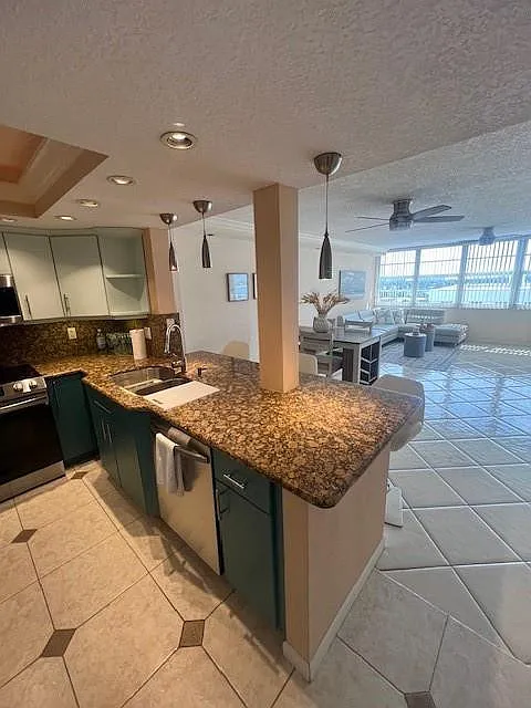 1 bed, 1.5 bath, 1211 sqft, $2,600 — Photo 3