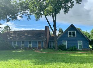 2405 Englewood Dr, Tupelo, MS 38801