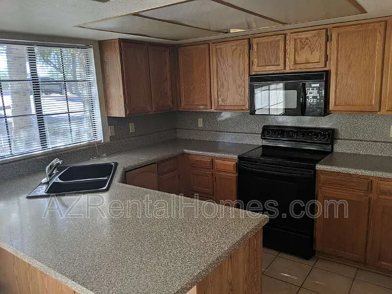 819 N College Ave #I124 — Photo 5