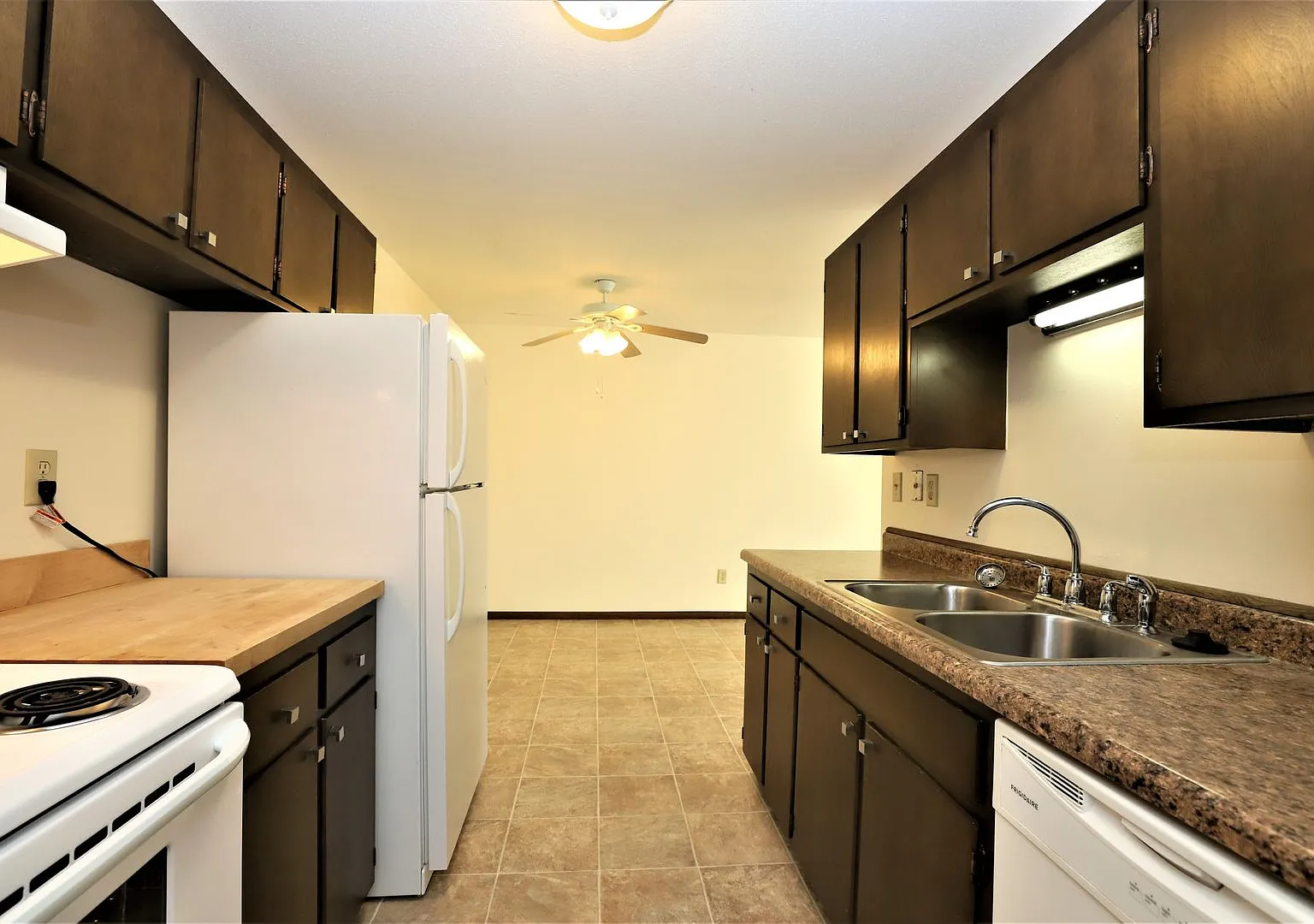 Parklawn Apartments — Photo 3