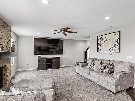 3rd image of 1813 Southbridge Dr