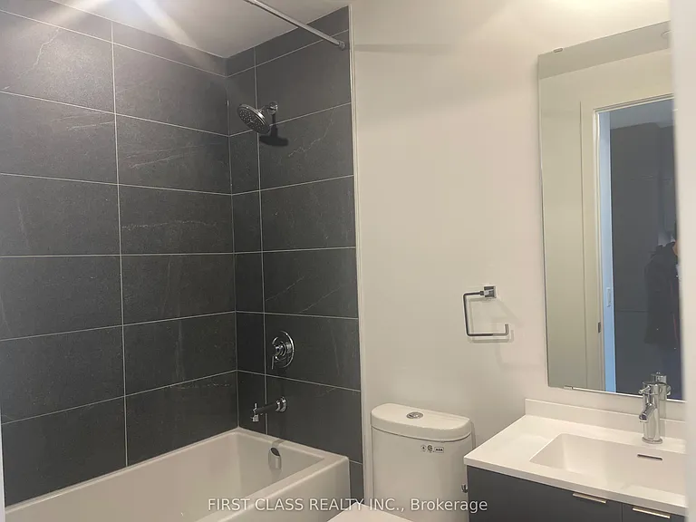 100 Queen St E #3609 — Photo 6