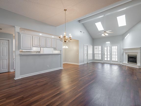 3rd image of 6733 Willow Brook Dr