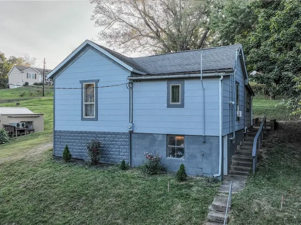 306 Monroe St, Woodsfield, OH 43793