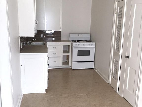 5th image of 514 1/2 E Charnwood St
