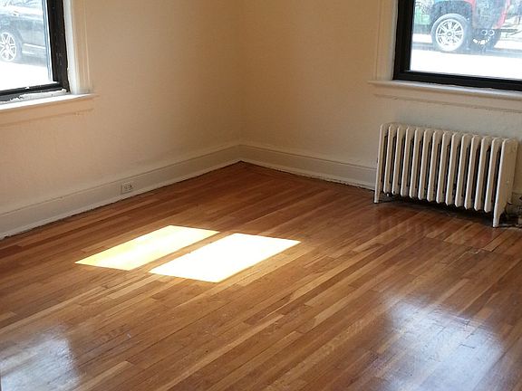 2nd image of 3516 34th St APT 4L