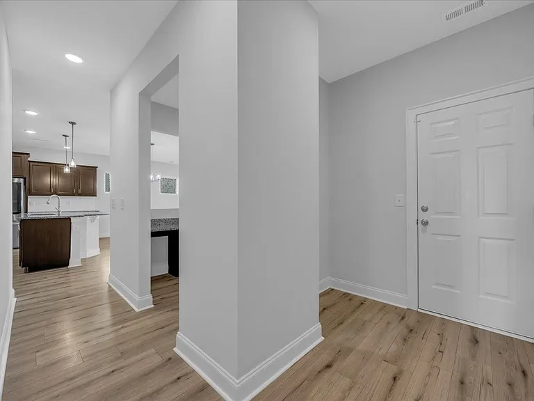 1121 Carlisle Pl — Photo 29