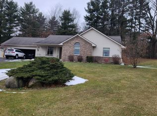2018 Blackmer Dr, Jonesville, MI 49250