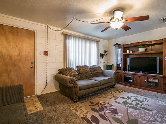3rd image of 2806 Graceland Dr NE