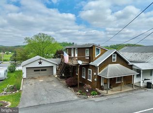 51 W Penn St, Lenhartsville, PA 19534