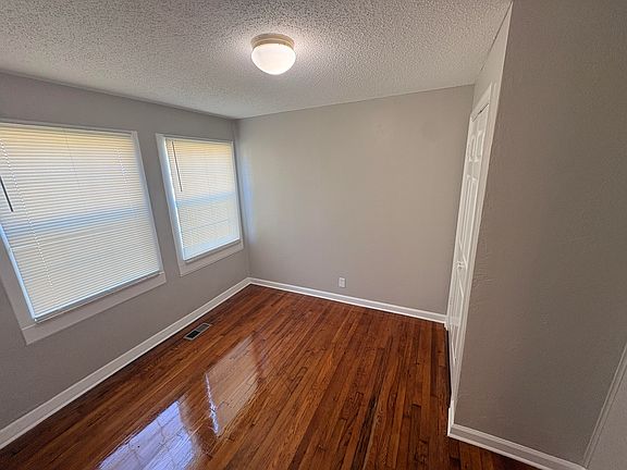 2nd image of 135 Latimer Rd