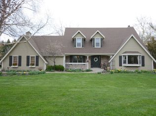 W289N6672 Richter Rd, Hartland, WI 53029