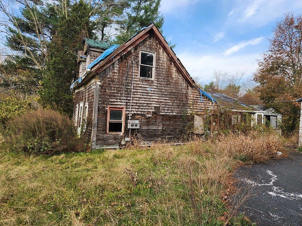 239 Oak St, Halifax, MA 02338 Zillow
