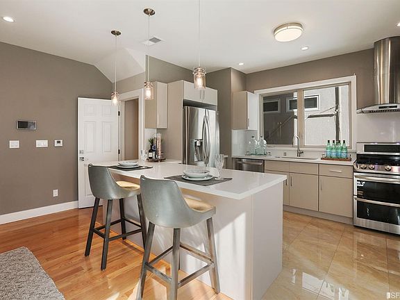 3rd image of 109 Madrone Ave