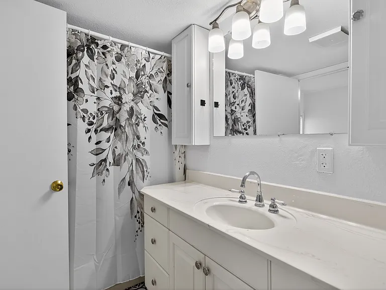 2759 Almeda Ct — Photo 35