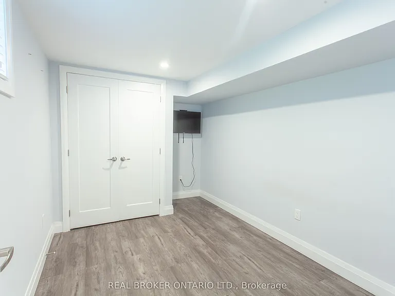 397 Mississaga St W #BASEMENT — Photo 8