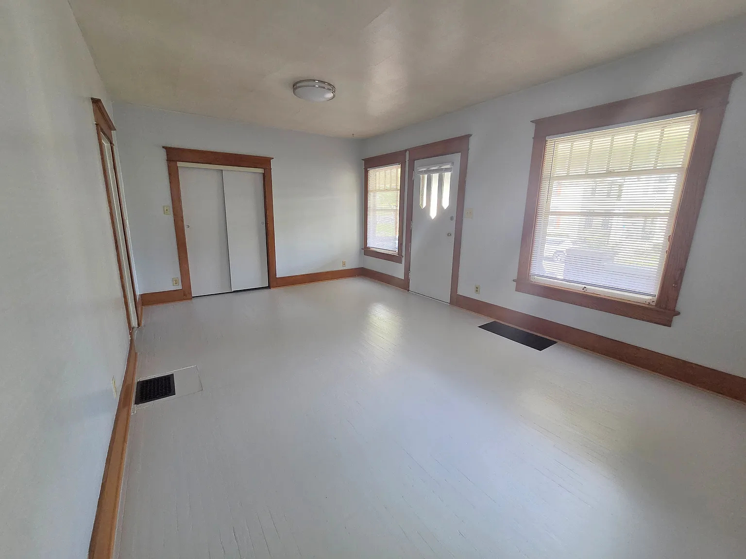1 bed, 950 sqft, $850 — Photo 2