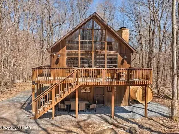 31 W Creek View Dr, Gouldsboro, PA 18424