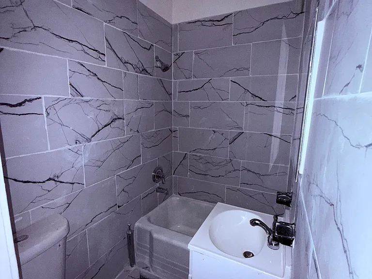 89 6th Ave #3 — Photo 5