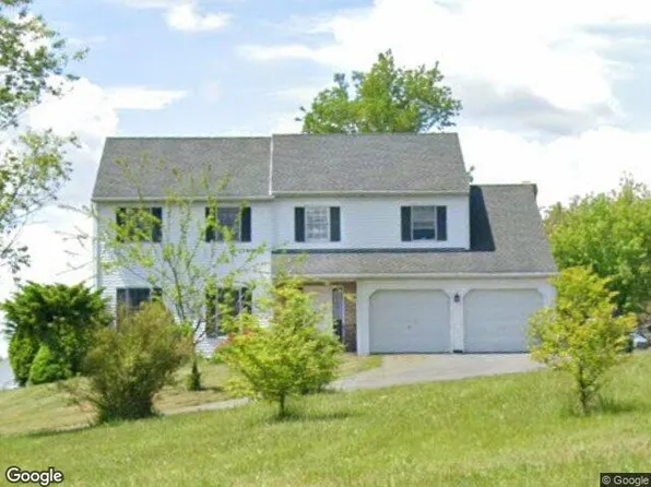 69 Harry Stoudt Dr, Bernville, PA 19506