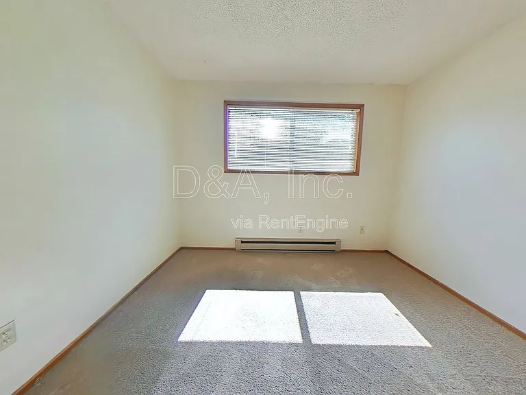 605 NW Kings Blvd #2 — Photo 6