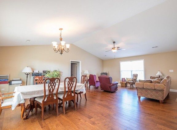 4th image of 3701 Boyd Walters Ln