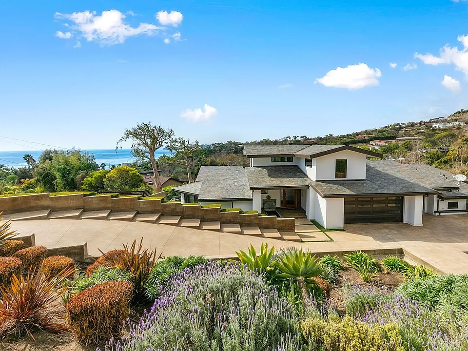 27091 Sea Vista Dr