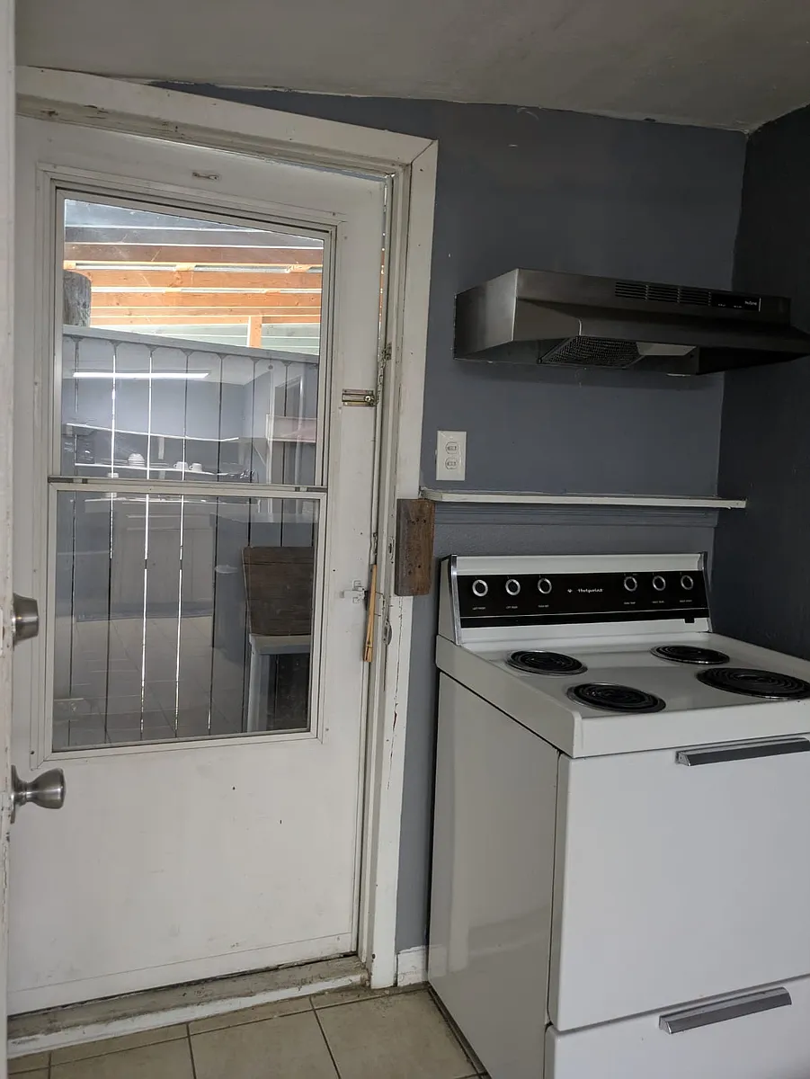 Building Photo - 1824 N 77 Sunshine Strip #2