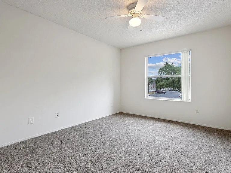 Pasco Woods Apartments — Photo 25