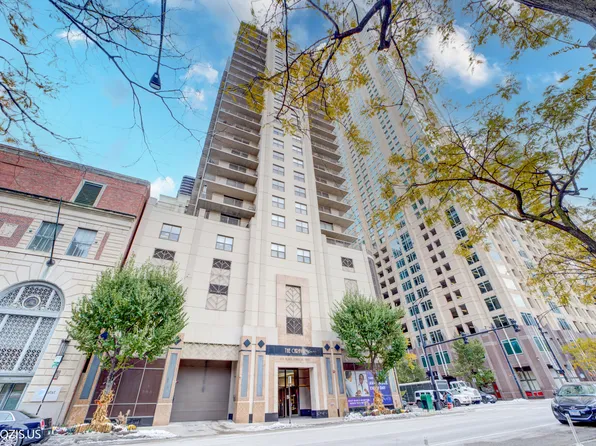 635 N Dearborn St APT 1403, Chicago, IL 60654