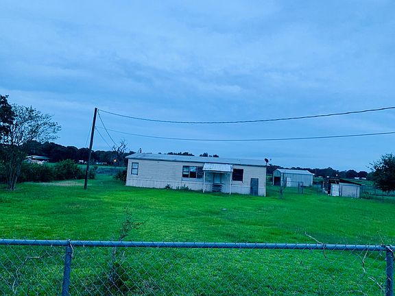 5th image of 8709 Pine Tree Dr