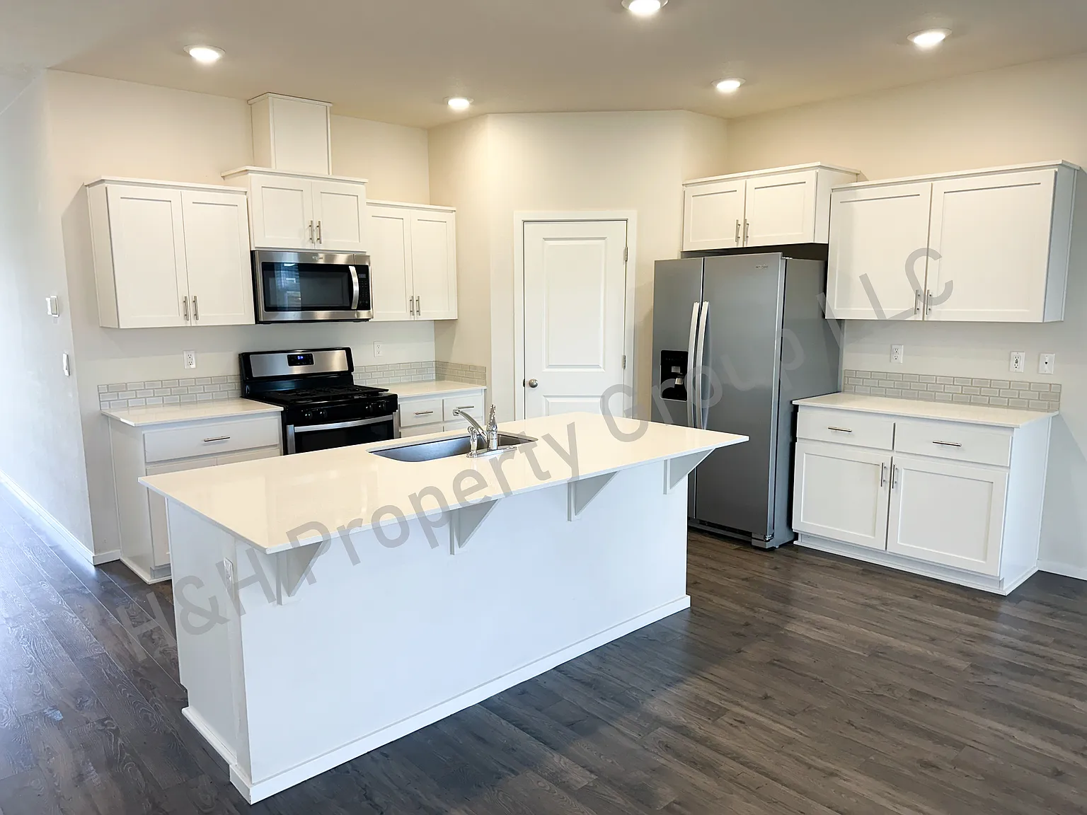 4 bed, 1797 sqft, $2,795 — Photo 4