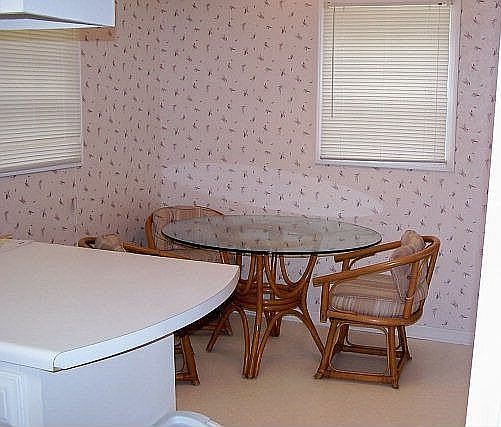 Dining room before 