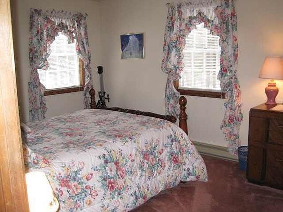 3rd image of 24 Esopus Dr