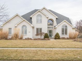 7654 Long View Dr, Maumee, OH 43537