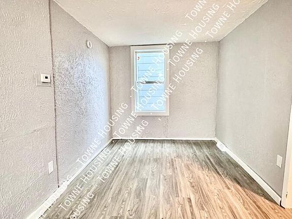 4th image of 114 Huetter Ave #2