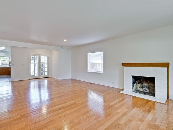 2nd image of 2878 Bryant St