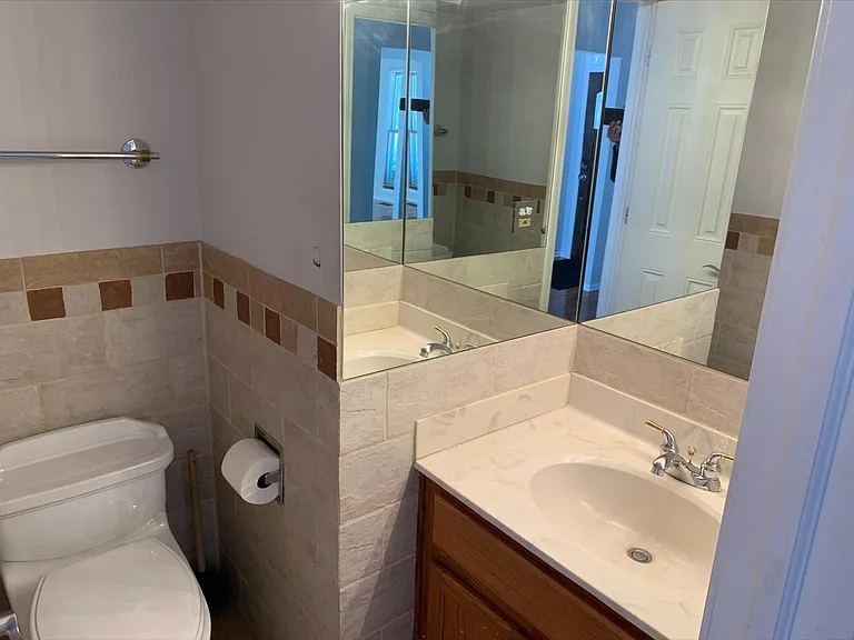 49 N Royal Oak Dr — Photo 5