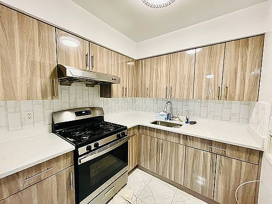 5th image of 48-14 59th St APT 3